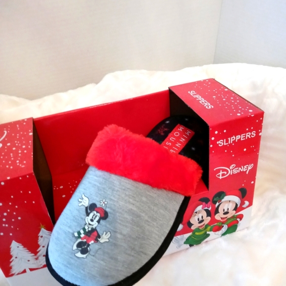 Disney Slippers (Big Kid) NIB #295